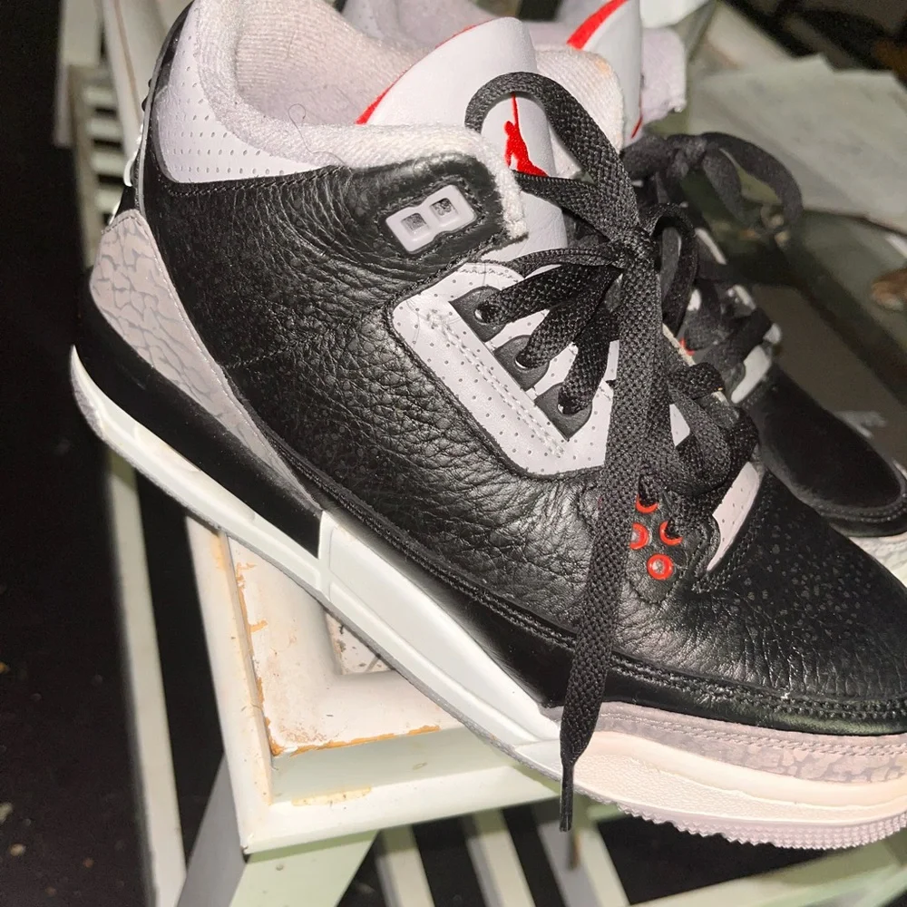 Jordan 3s - Picture 3 of 4